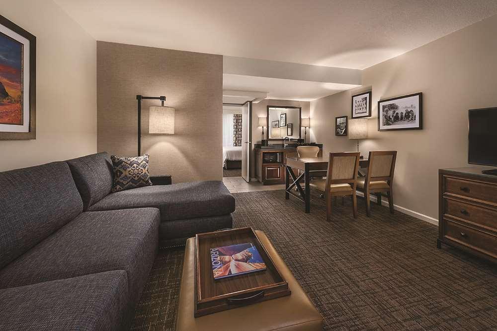 Embassy Suites By Hilton Scottsdale Resort Phòng bức ảnh